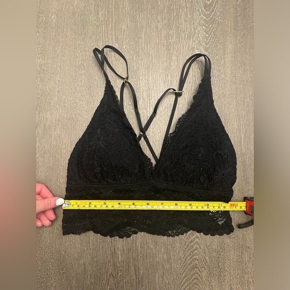 AERIE BLACK PADDED LACE CROSS BACK BRALETTE - Size Small SKU:488 - Picture 2 of 5